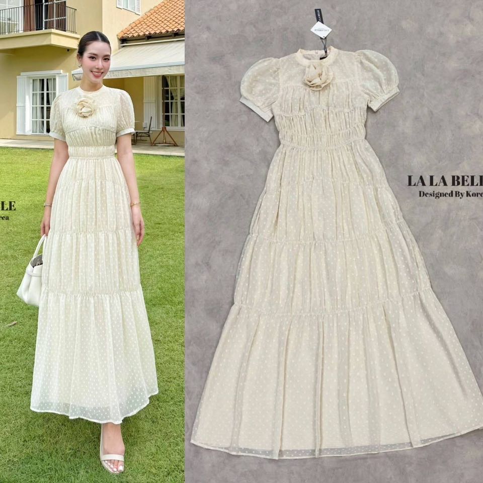 เดรสลูกไม้คอกลมแขนยาวซีทูปลายแขนระบายอกเอวเข้ารูปกระโปรงทรงเอยาวมีซับในสีเนื้อถึงปลายกระโปรงตัดเย็บด้วยผ้าลูกไม้ลายดอกไม้แน่นแน่นเนื้อผ้าดีมีน้ำหนักลูกไม้ทอแน่นๆ ใส่สบาย : สินค้าคุณภาพ (พร้อมส่ง)