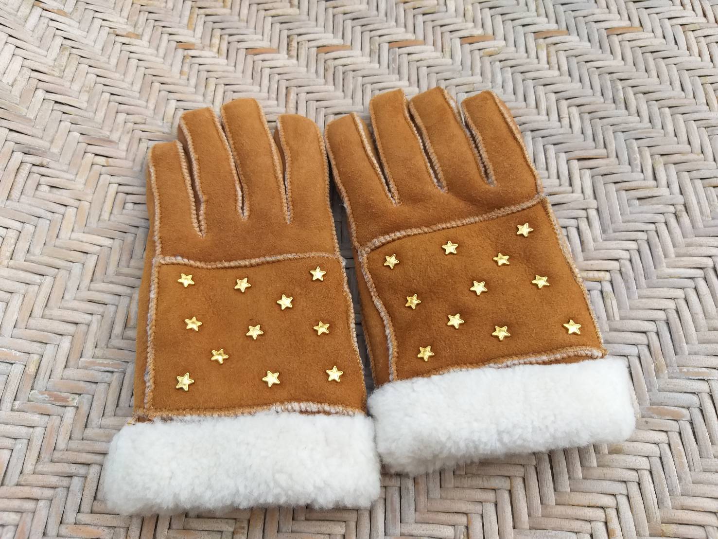 ถุงมือหนังชามัวร์ บุขนหนา อุ่นถึงติดลบ