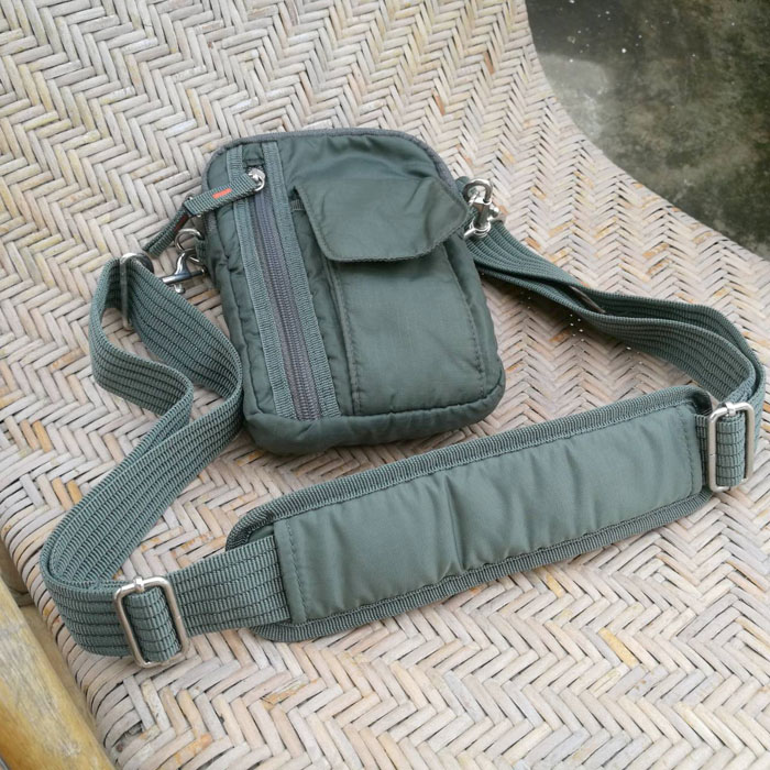 กระเป๋าสะพาย-คาดเอว Uniqlo สวยมาก เท่สุดๆ (ของใหม่)