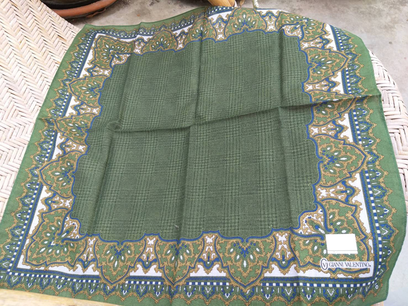 ผ้าเช็ดหน้าชาย GIANNI VALENTINO ITALY