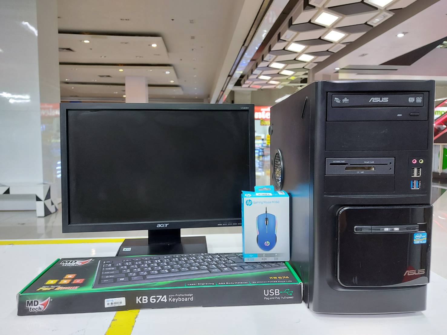 คอมครบชุด ทำงาน เล่นเกมส์ออนไลน์ ราคา 6,900 บาท I3-2100 Ram4GB Harddisk500GB VGA1GB LCD 18.5 Inn