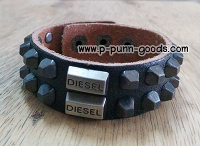 ข้อมือหนังปักหมุด DIESEL