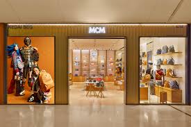 ผ้าขนหนูเช็ดหน้าแบรนด์เนม MCM