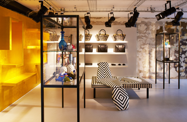 กล่องแว่น Christian Lacroix PARIS พร้อมผ้าเช็ดแว่น