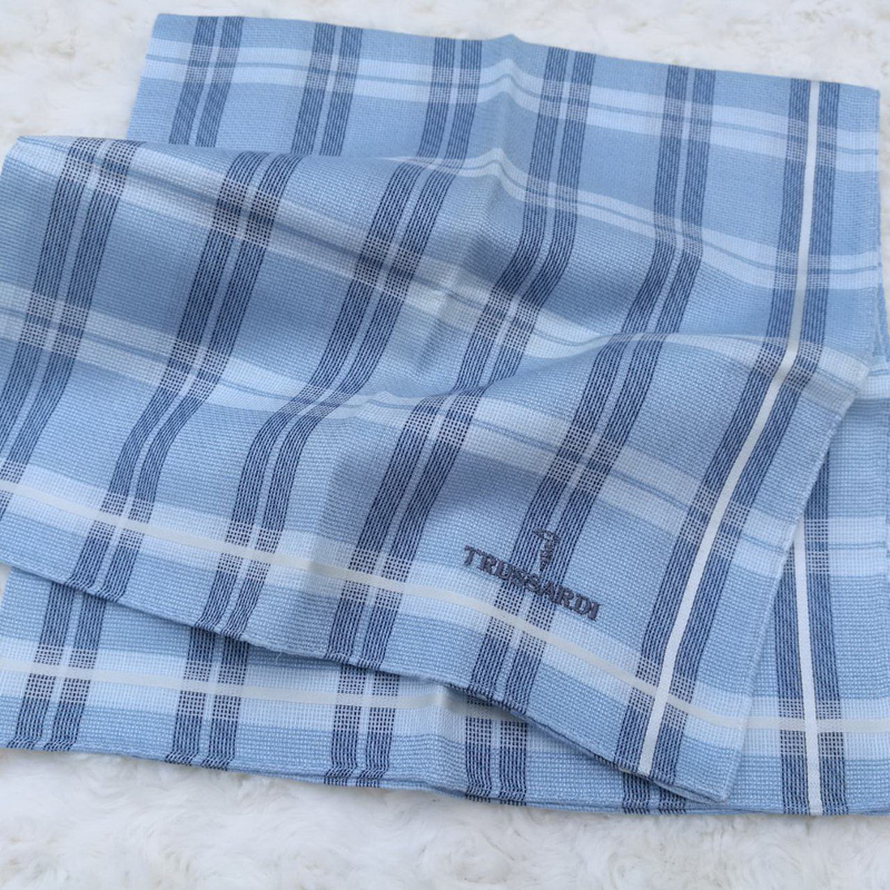 ผ้าเช็ดหน้าชาย แบรนด์เนม TRUSSARDI