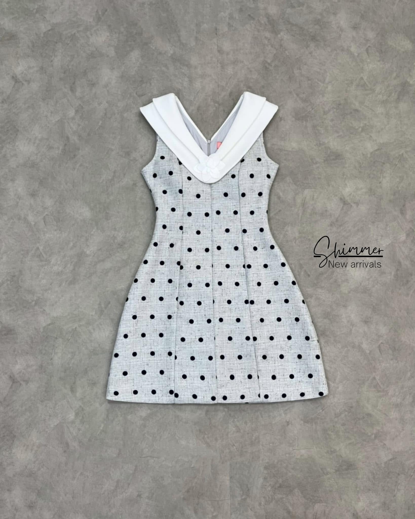 มินิเดรสดีไซน์สวยน่ารัก เนื้อผ้าทวีดลายพอลก้าดอท แพทเทิร์นสวยเข้ารูป ใส่สบาย : สินค้าคุณภาพ (พร้อมส่ง)