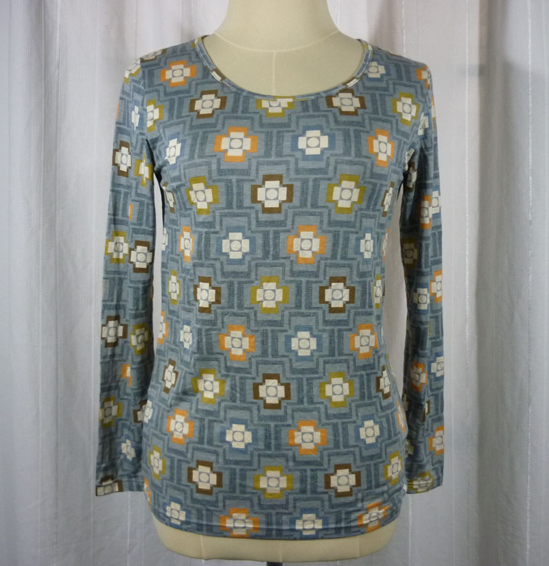 เสื้อฮีทเทคหญิง Uniqlo heattech รุ่น Orla Kiely Sz M