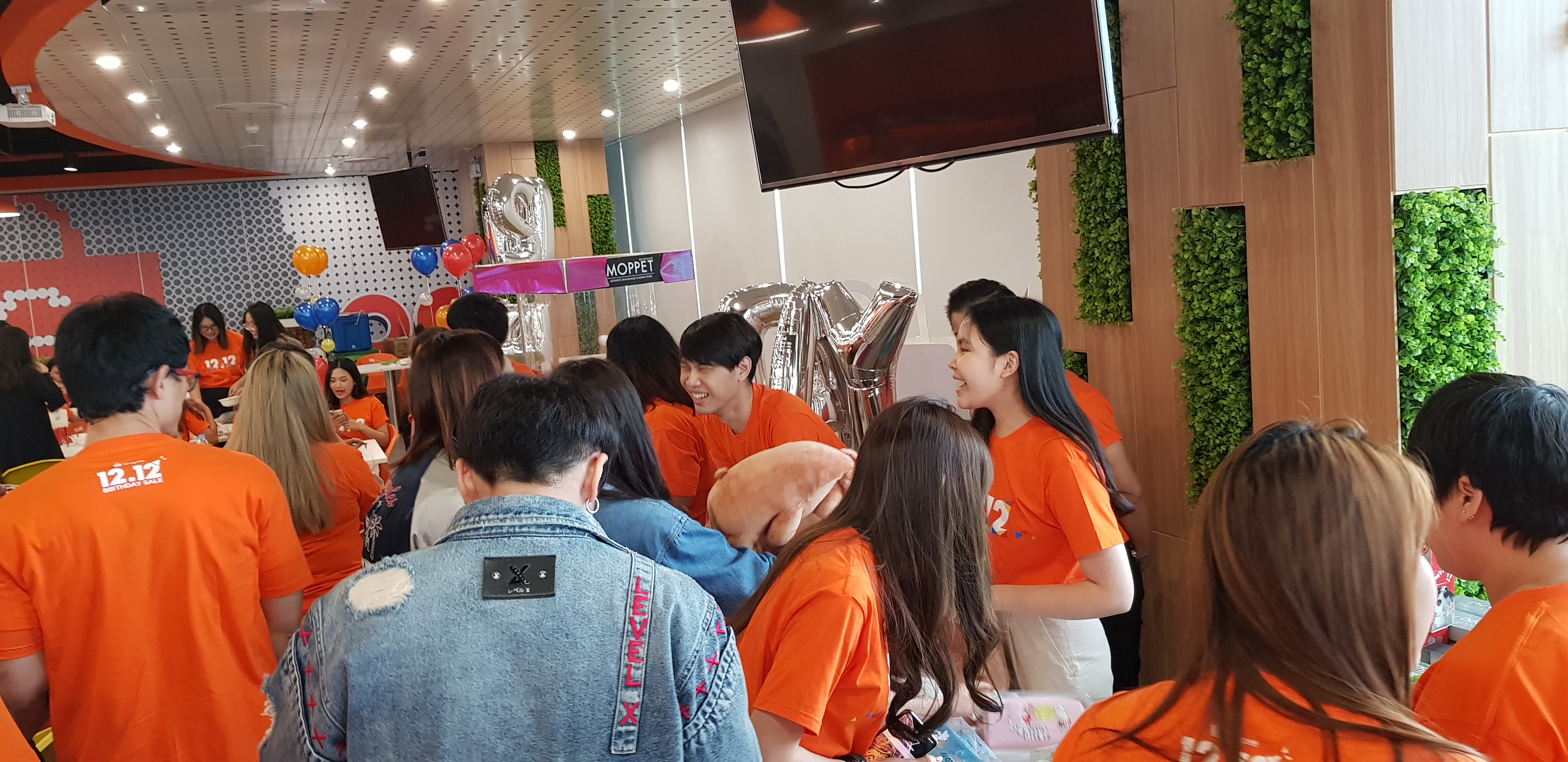 บรรยากาศการเลี้ยงฉลองงาน 12.12 Happy Birthday ครบ3ปี Shopee Thailand