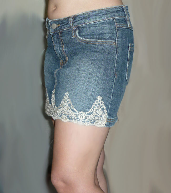 กระโปรงยีนส์แต่งชายลูกไม้ สวยมาก 30.5-34-12