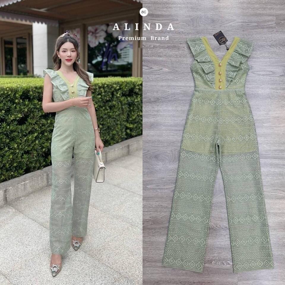 จั๊มยาว แขนกุด คอวี ผ้าลูกไม้ ลายสวยอย่างดี ชุดนี้ดูเรียบหรู . สินค้าคุณภาพ (พร้อมส่ง)