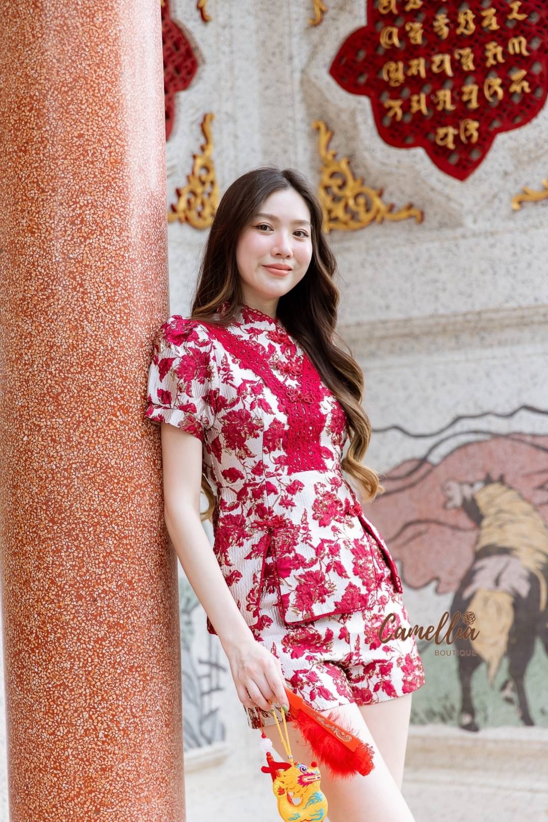 ชุดSetผ้าทอแขนสั้นแต่งลูกไม้ที่ช่วงอก ชายเสื้อผ่าหน้า + มาคู่กับกางเกงขาสั้นลายเข้ากันทั้งชุด ใส่สบาย : สินค้าคุณภาพ (พร้อมส่ง)