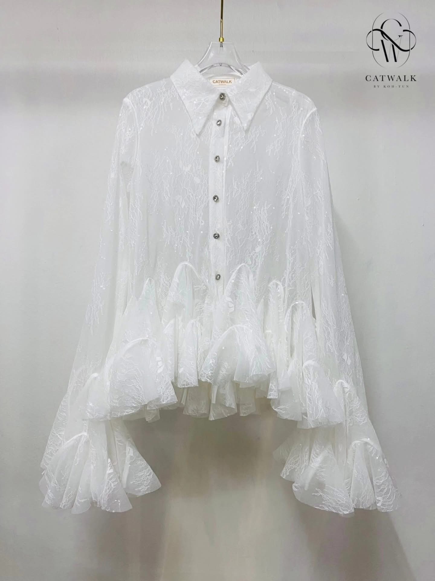 เสื้อเชิ้ตเทหลังผ้าลูกไม้ซีทรูปักแต่งเลื่อม เนื้อผ้าลูกไม้ซีทรูเกรดเอ ใส่สบาย : สินค้าคุณภาพ (พร้อมส่ง)