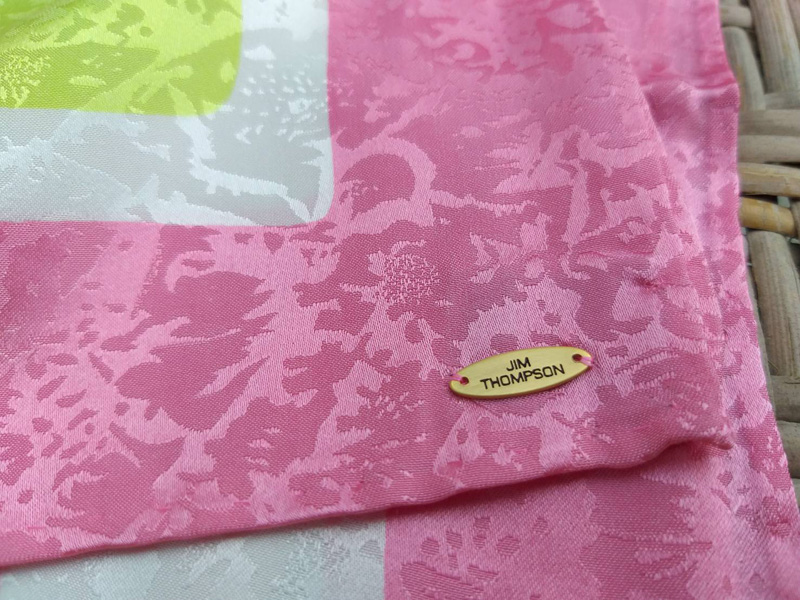 ผ้าไหม Jim Thompson มี 2 ลาย
