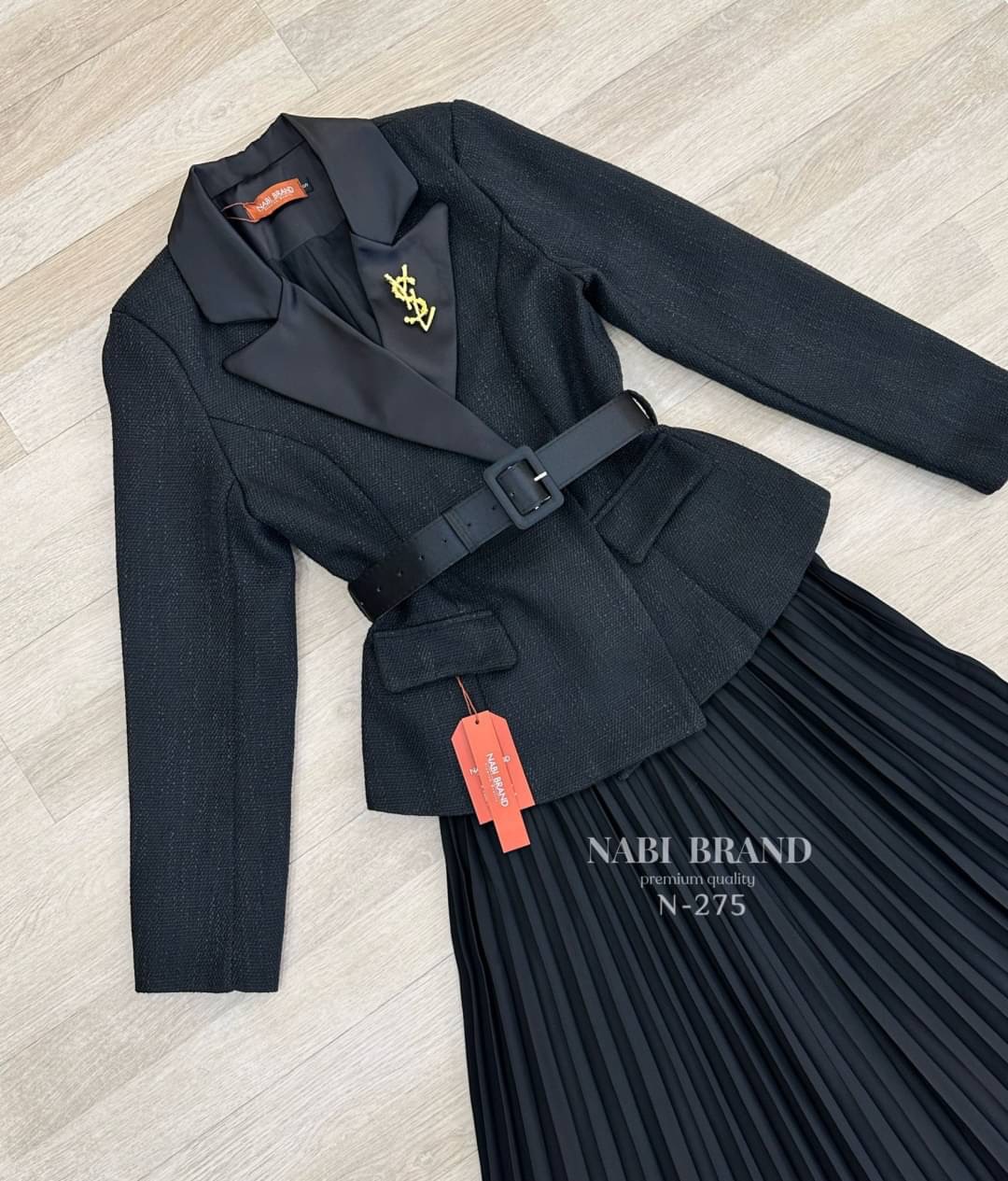 ชุดเซท 4 ชิ้น เสื้อทวิสแขนยาว+กระโปรง อัดพลีท+เข็มขัด+เข็มกลัดสีทอง ใส่สบาย : สินค้าคุณภาพ (พร้อมส่ง)