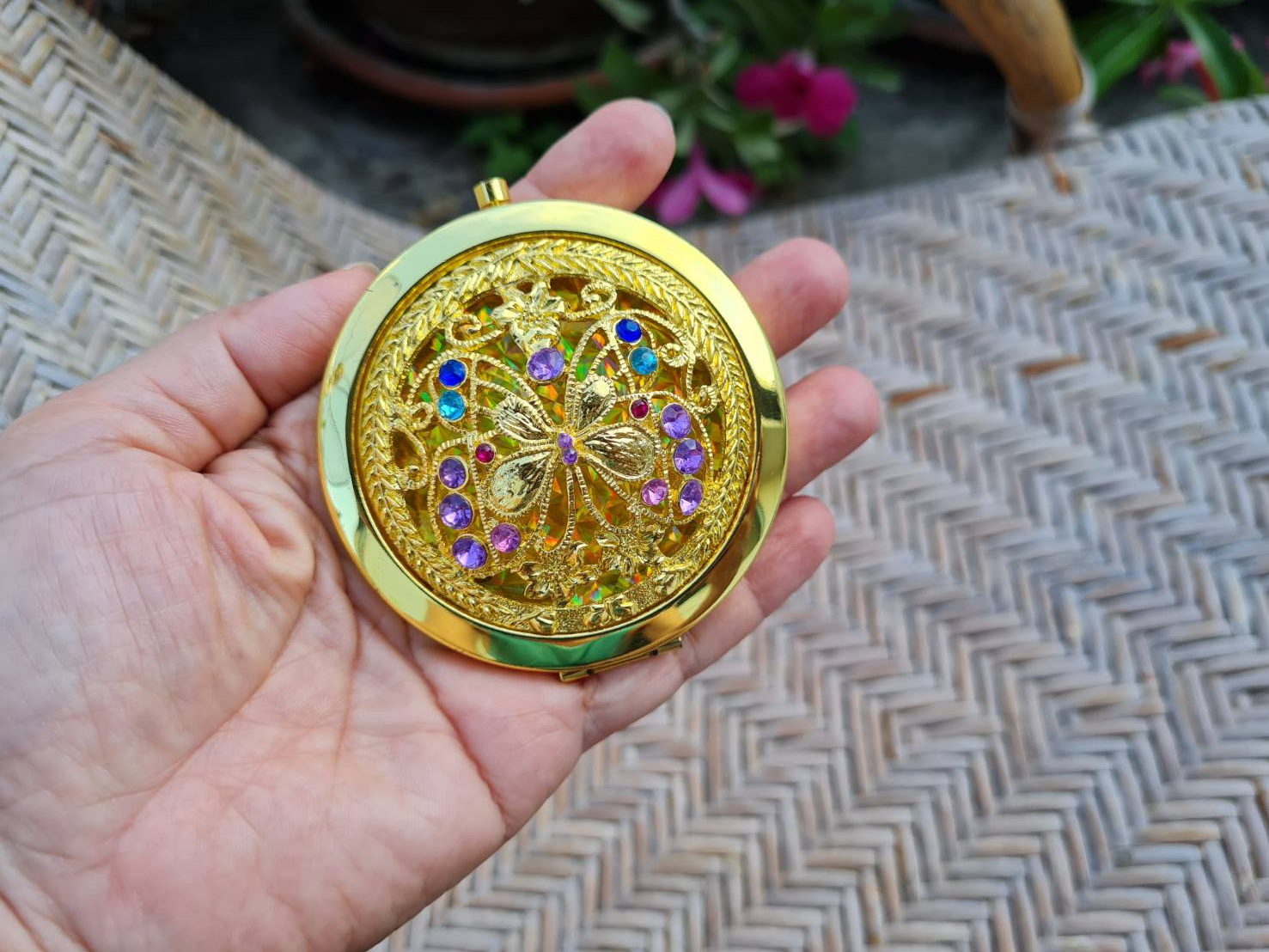 กระจกพกพา กรอบทองฉลุลาย สวยอลังมาก