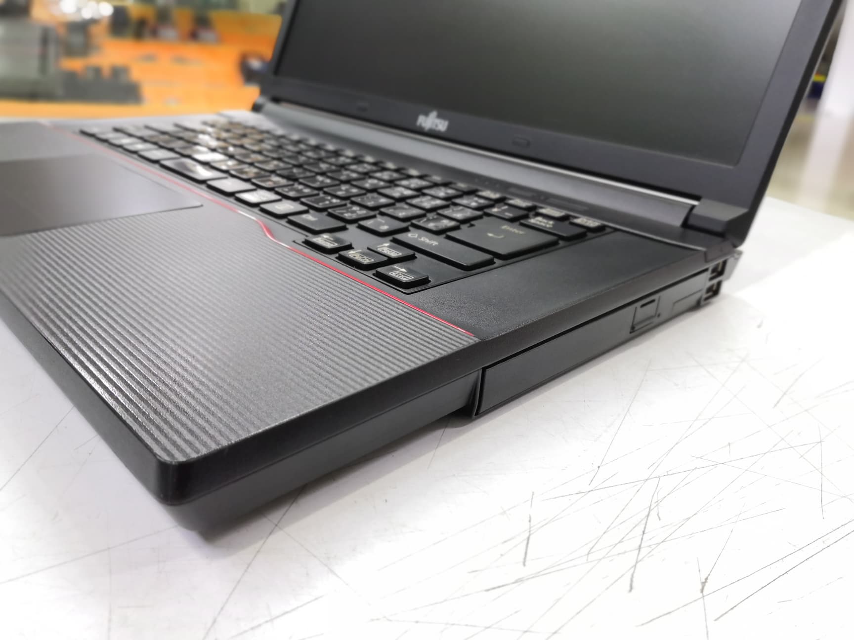 Notebook Fujitsu LifeBook ราคา 4,900 บาท หน้าจอ 15.6 นิ้ว
