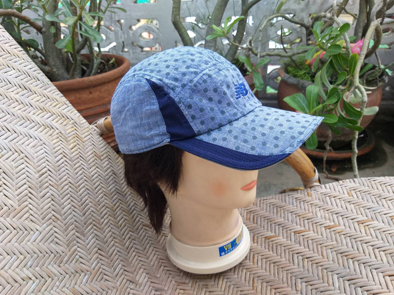 หมวกแก๊ป new balance ของผู้หญิง