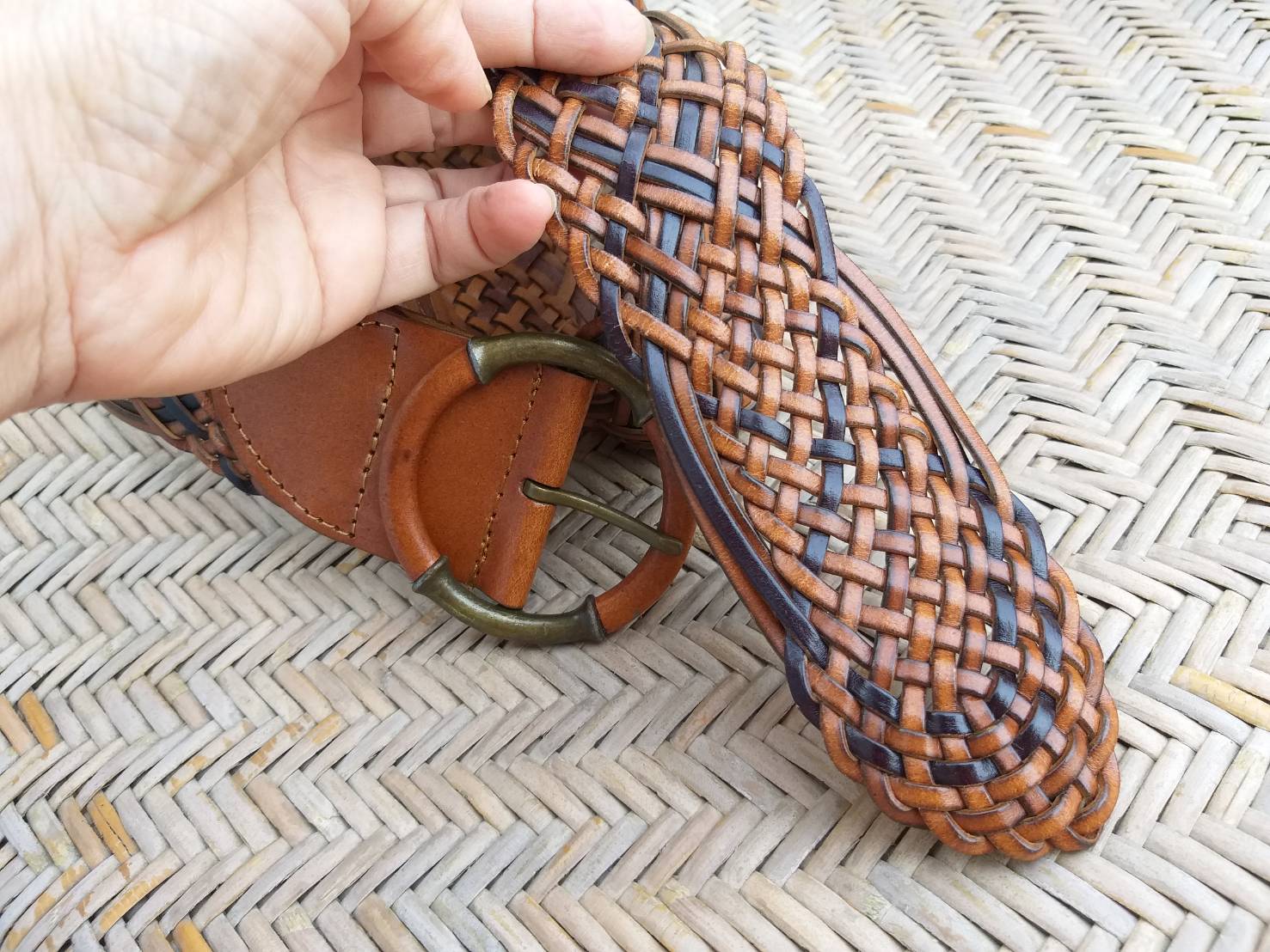 เข็มขัดหนังแท้สานขัด สวยมาก