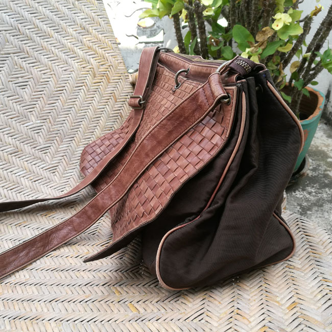 กระเป๋าสะพายฝาปิดหนังแท้สานขัด B.stuff ใบใหญ่ สวยยยยย