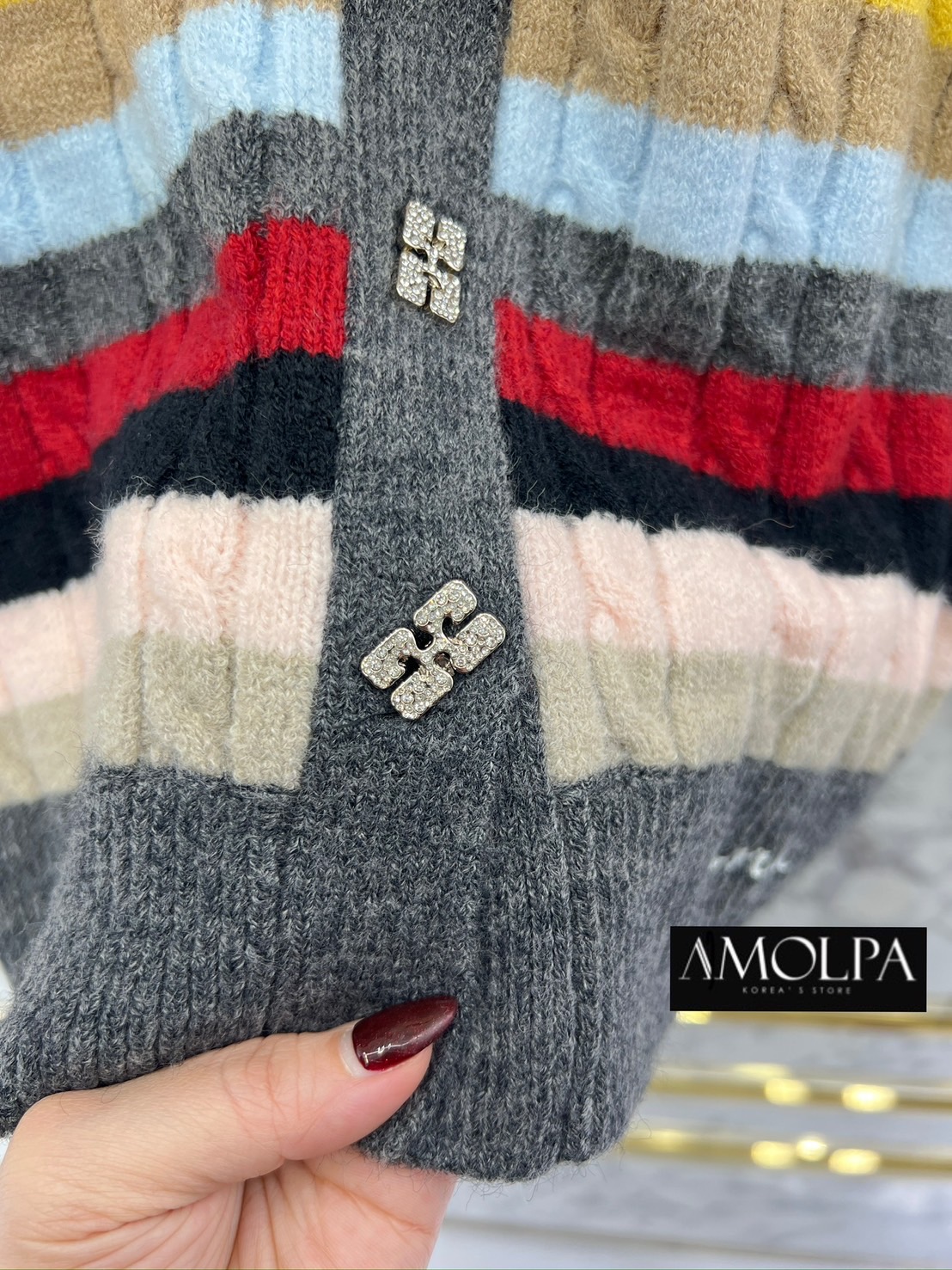 เสื้อไหมพรมคาดิแกน เกรดไฮเอนหนานุ่ม GIVENCHY KNIT เนื้อผ้าดีม๊าก ผ้าใส่สบายมาก ห้ามพลาด ใส่สบายสุดๆ ใส่สบาย : สินค้าคุณภาพ (พร้อมส่ง)