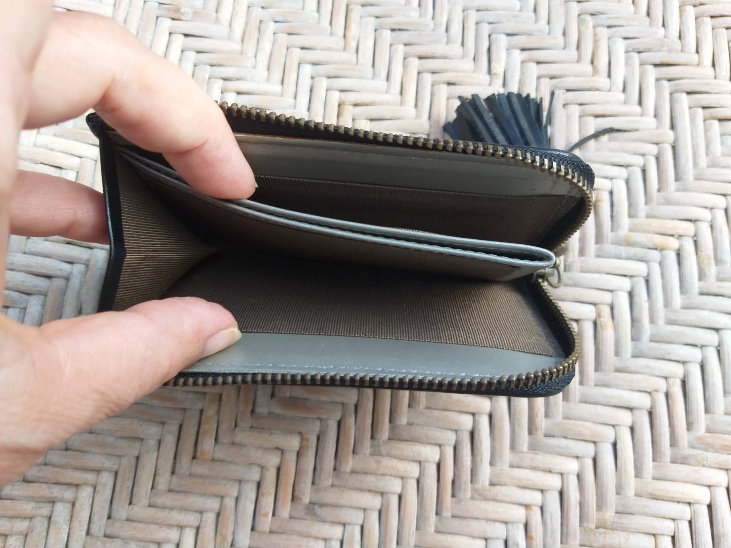 กระเป๋าใส่บัตรลายพราง สวยน่าใช้มาก (ของใหม่)