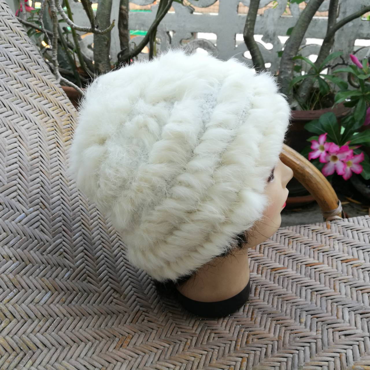 หมวกเฟอร์กระต่ายแท้สีขาว สวยน่ารักมาก อุ่นสุดๆ