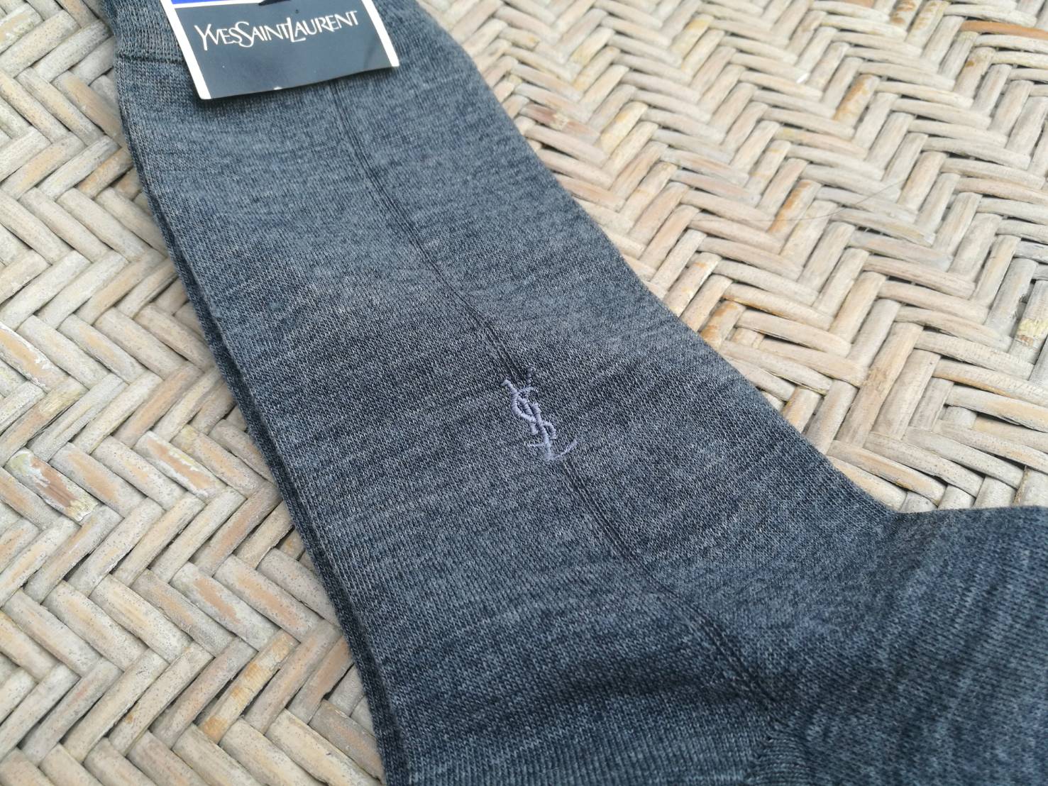 ถุงเท้าชาย YvesSaintLaurent เนื้อดีมาก สีเทา