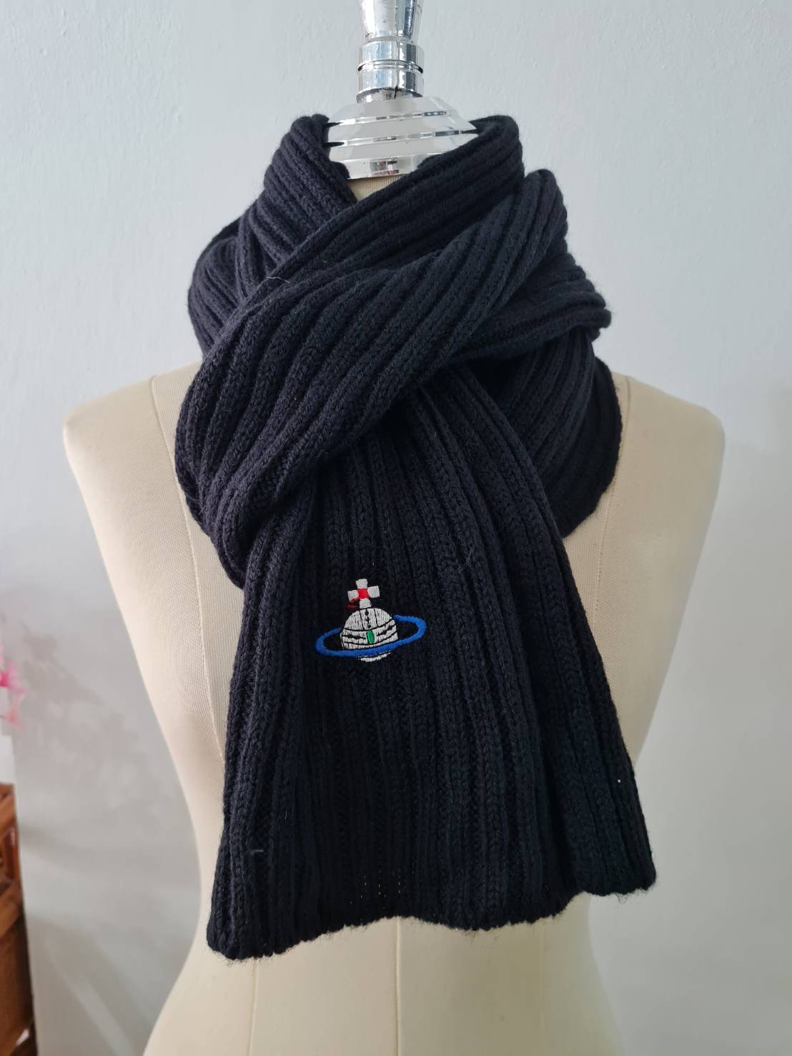 ผ้าพันคอ Vivienne Westwood Made in ITALY