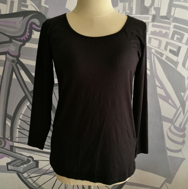 เสื้อฮีทเทค Uniqlo SzXL มีบราในตัว (ของใหม่)