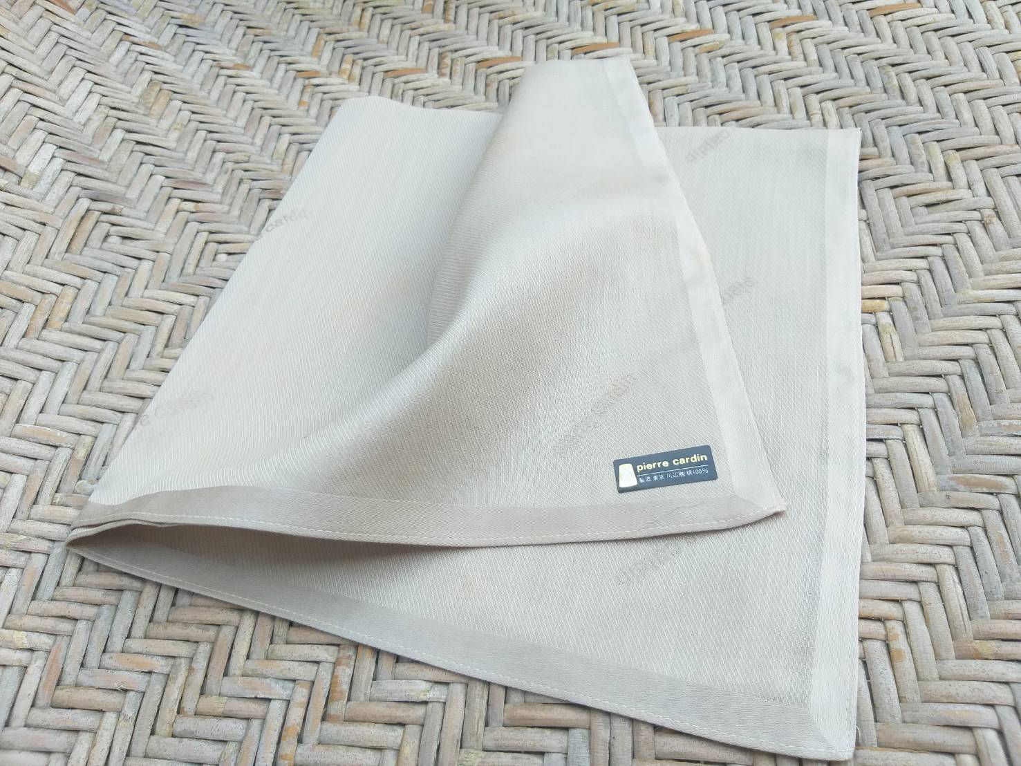 ผ้าเช็ดหน้าชาย pierre cardin ผ้าดีมาก