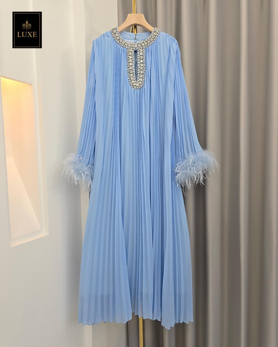 เดรสแขนยาว กระโปรงบานตัวปล่อย คัตติ้งประณีต กรุยกราย ใส่สบาย : สินค้าคุณภาพ (พร้อมส่ง)