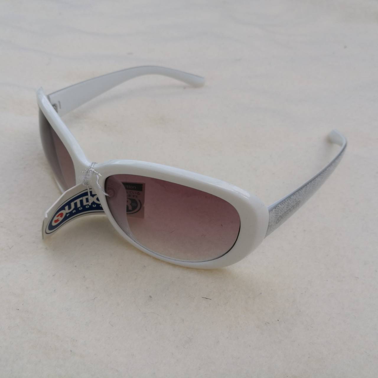 แว่นกันแดด OUTDOOR ใหม่ป้ายห้อย พร้อมกล่อง