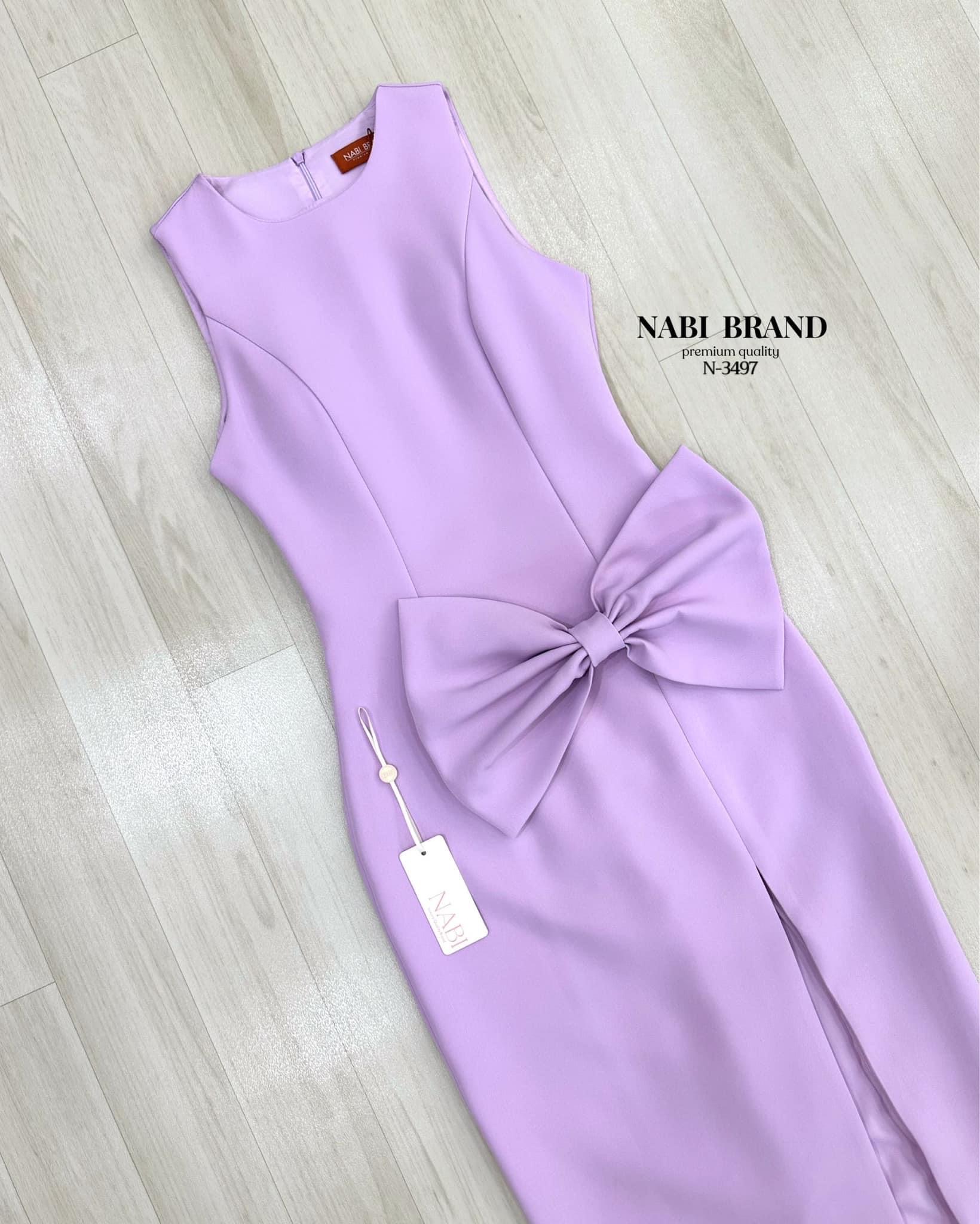 เดรสแขนกุดยาวสีม่วงพาสเทล สีสวยละมุน น่ารักมากก เพิ่มความน่ารักความแซ่บหลัง กับ โบว์ใหญ่และมีผ่าด้านหน้าทรงAเล็กน้อย ใส่สบาย : สินค้าคุณภาพ (พร้อมส่ง)