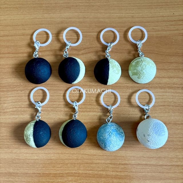 กาชาปองมาสคอทดวงจันทร์ STC Moon Phase Glow-in-the-Dark Sign Mascot