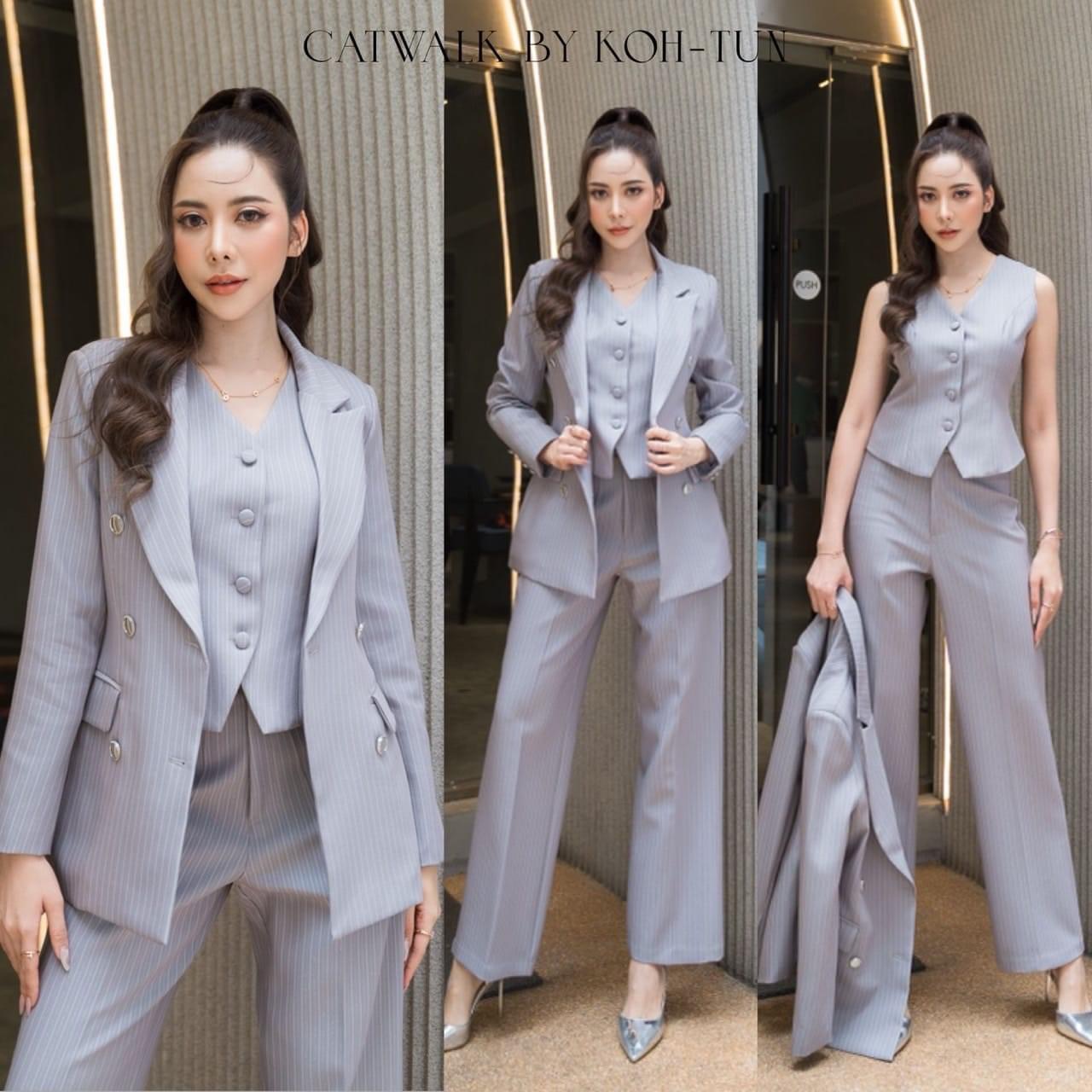 BLAZER 3 ชิ้น ตัว BLAZER เป็นทรงเข้ารูป+ เสื้อ Vest ทรงเข้ารูปคอวี + กางเกงทรงขากระบอกตรง เนื้อผ้าทอลายในตัว เกรด hiend เนื้อผ้าสวยมาก ใส่สบาย : สินค้าคุณภาพ (พร้อมส่ง)