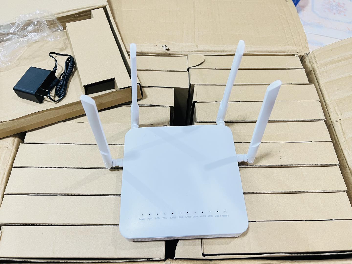 ONT ZTE Gpon/Epon Gigabit AC1200 4GE-1TEL-2USB