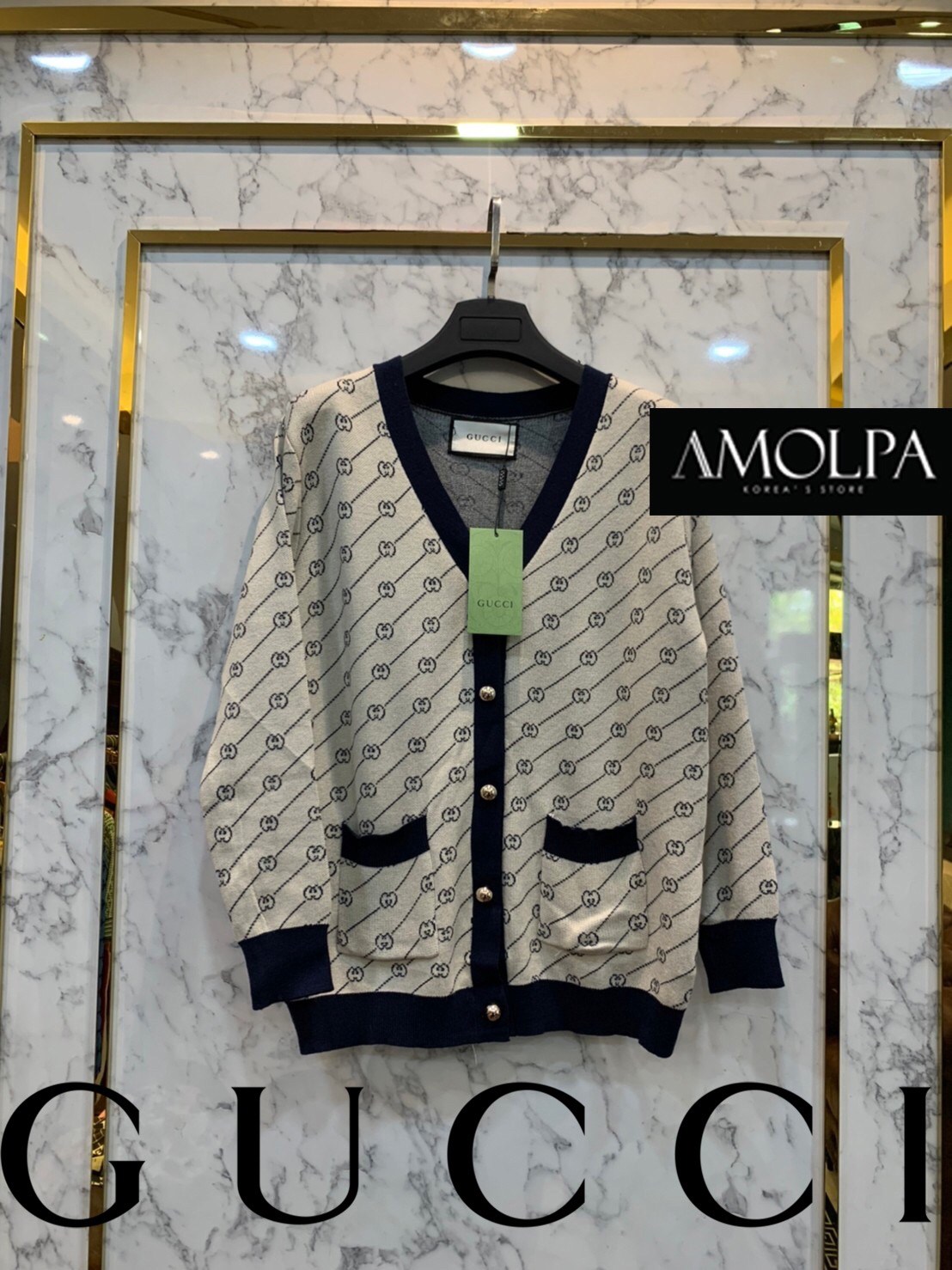 เสื้อ KNIT กระดุมหน้า งานสวยมากๆ ใส่ได้บ่อย ได้ใช้แน่นอนค่ะ ตัวเดียวจบแบบคูลๆ เป็น Item ที่ควรมี!! ป้าย TAG : สินค้าคุณภาพ (พร้อมส่ง)