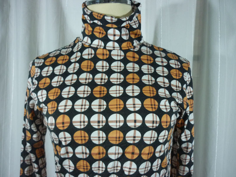 เสื้อฮีทเทคหญิง Uniqlo heattech รุ่น Orla Kiely Sz M