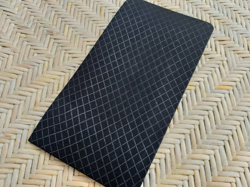 ถุงน่อง Uniqlo ลายข้าวหลามตัด สวยมาก