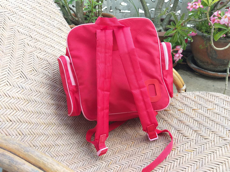 กระเป๋าเป้เด็ก Hello Kitty ลิขสิทธิ์แท้ (ของใหม่)