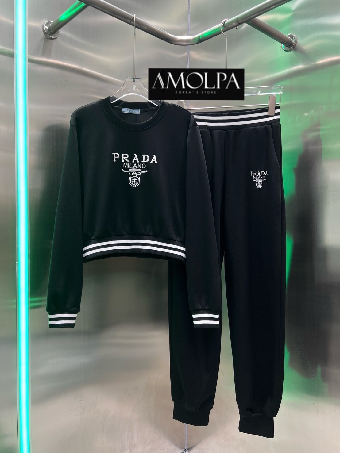 SET PRADA 2024SS งาน Hiend เนื้อผ้าดีม๊าก ผ้าใส่สบายมาก ห้ามพลาด ใส่สบายสุดๆ : สินค้าคุณภาพ (พร้อมส่ง)