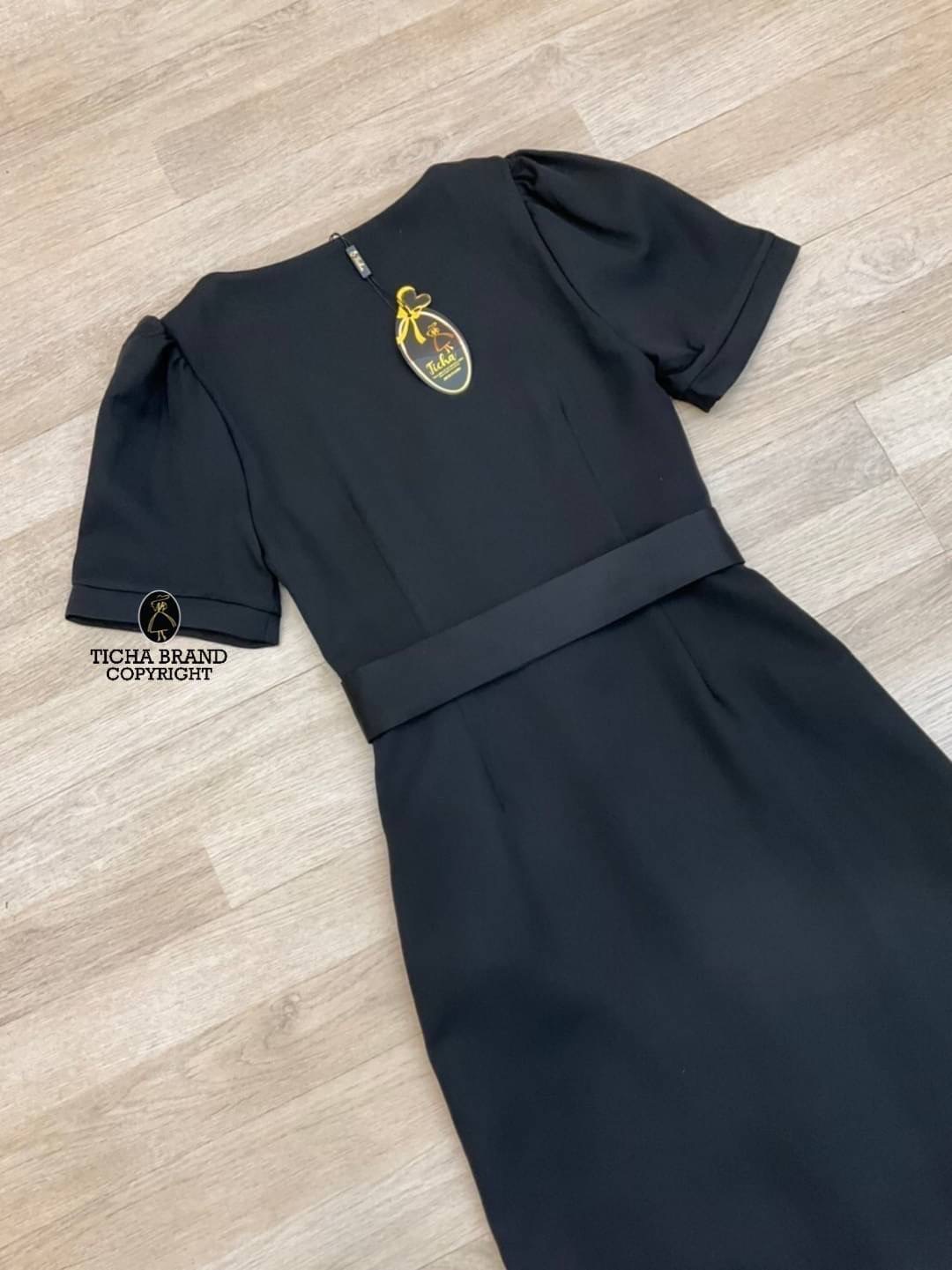 Dress ตัวยาวแขนพอง ดีเทลแต่งกระดุมด้านหน้า สไตล์มินิมอล เรียบๆแต่ดูแพง สินค้าคุณภาพ (พร้อมส่ง)