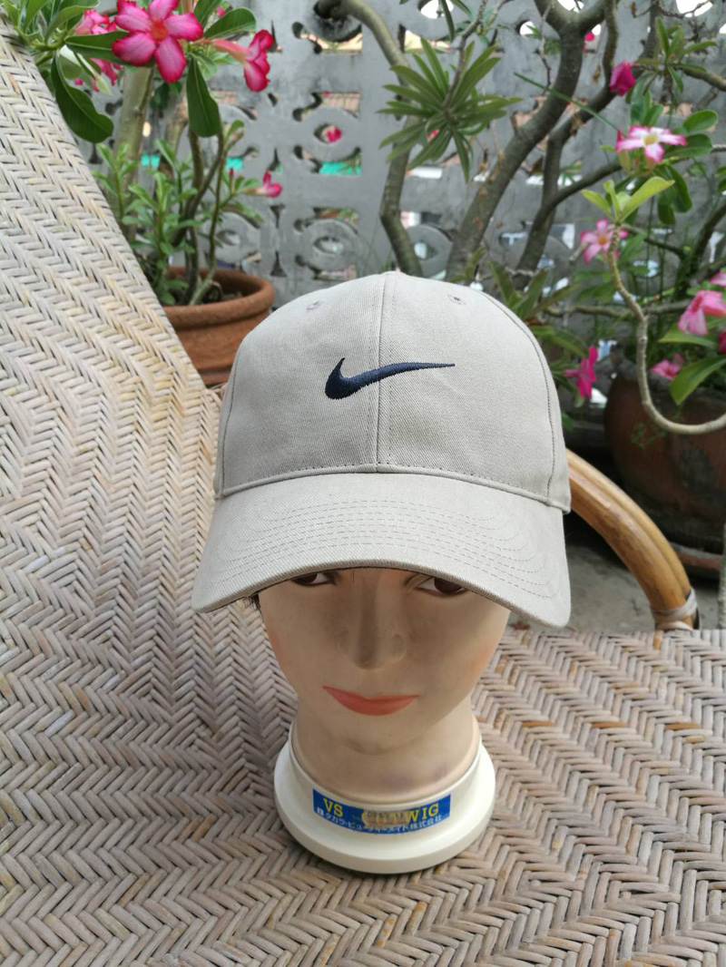 หมวกแก๊ป NIKE สีกากี สวยมาก