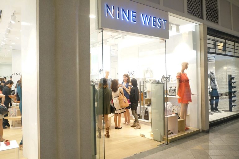กระเป๋าหนังแท้ NINE WEST สีสวยหายาก ช่องเยอะมาก สวยค่ะ