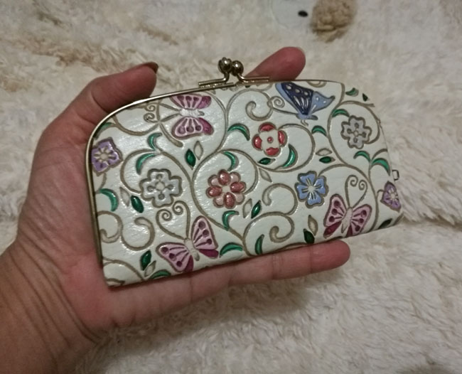 กระเป๋าสตางค์หนังปั๊มลาย สวยมากๆ /ของใหม่/