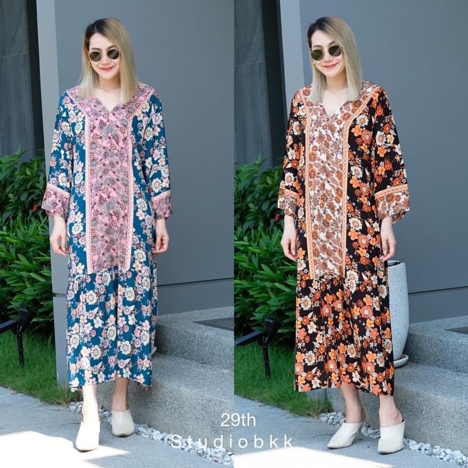 เดรสยาวคอวี ผ้าเนื้อนิ่มใส่เย็นสบายค่า แขนยาว ผ้าลายดอกสีสดใส ทรงสวย ใส่ง่าย ชายระบายพริ้วๆ มีสายผูกปรับ ได้ตามต้องการ สินค้าคุณภาพ (พร้อมส่ง)