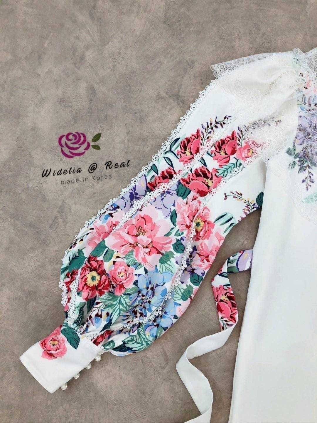 Maxi dress แม็กซี่เดรสตัวยาวทรงสวย ท่อนแขนยาวพองทรงฝักทองสวยอลัง ช่วงอกมี ดีเทลสวยด้วยผ้าลูกไม้เนื้อนุ่มสวยแต่งระบาย : สินค้าคุณภาพ (พร้อมส่ง)