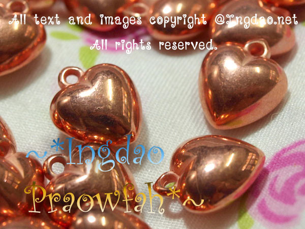 4106rg จี้เมทัลไลท์รูปหัวใจผิวเกลี้ยง สีโรสโกลด์ กว้าง 1.4 ซม. x สูง 1.6 ซม. (1 ชิ้น)