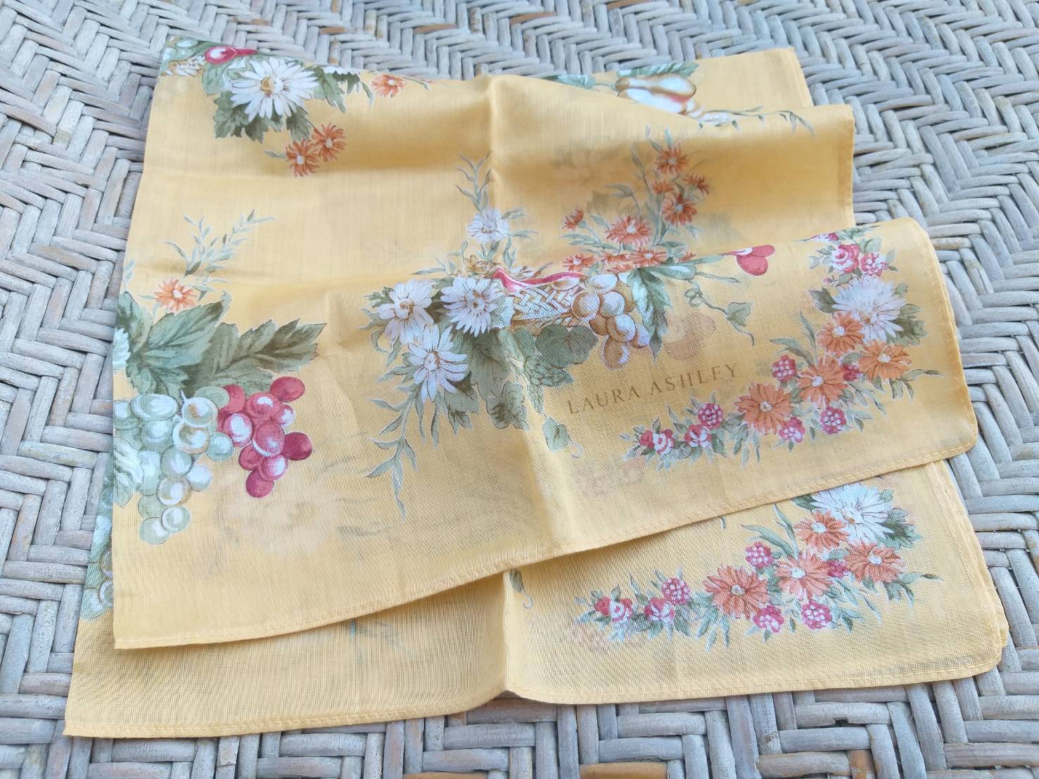 ผ้าเช็ดหน้า LAURA ASHLEY ผ้านุ่มมากกกกก