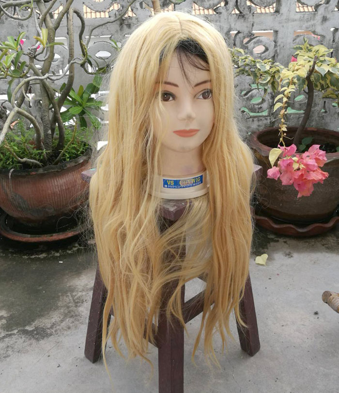 วิกผมยาว ยาวมาก ทรงสวย สีเหลืองทองสวยมากกกก
